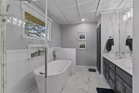 Bath - 5788 S Nettleton Ave, Springfield, MO 65810 photo 1 of 3