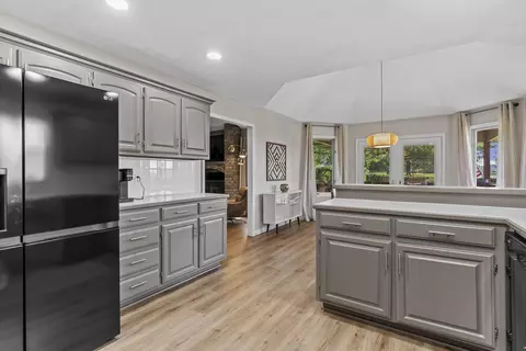 Kitchen - 5788 S Nettleton Ave, Springfield, MO 65810 photo 5 of 6