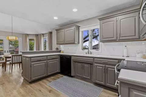 Kitchen - 5788 S Nettleton Ave, Springfield, MO 65810 photo 6 of 6