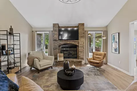 Living - 5788 S Nettleton Ave, Springfield, MO 65810 photo 2 of 4