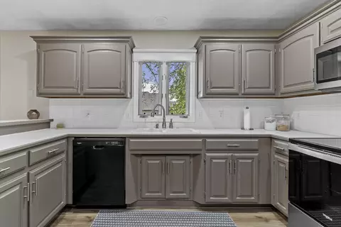 Kitchen - 5788 S Nettleton Ave, Springfield, MO 65810 photo 2 of 6