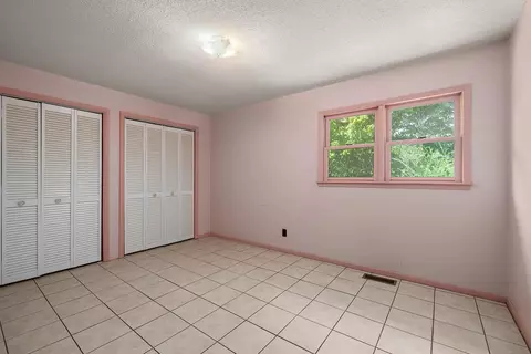Bedroom - 718 Baker St, Forsyth, MO 65653 photo 4 of 5