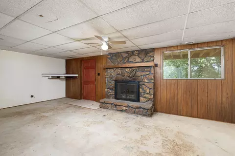 Living - 718 Baker St, Forsyth, MO 65653 photo 8 of 8