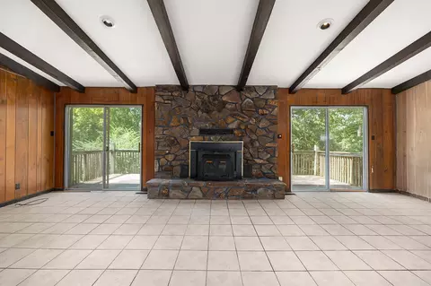 Living - 718 Baker St, Forsyth, MO 65653 photo 2 of 8