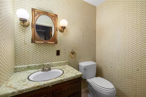 Bath - 718 Baker St, Forsyth, MO 65653 photo 2 of 3