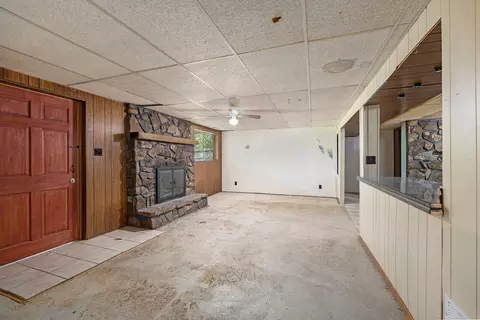 Living - 718 Baker St, Forsyth, MO 65653 photo 7 of 8