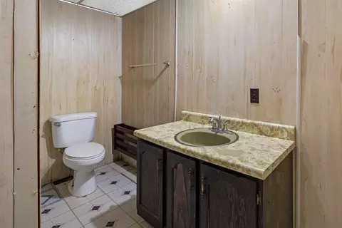 Bath - 718 Baker St, Forsyth, MO 65653 photo 3 of 3