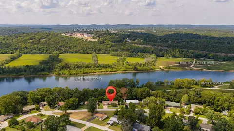 View/Area - 718 Baker St, Forsyth, MO 65653 photo 2 of 12