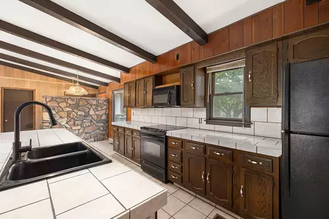 Kitchen - 718 Baker St, Forsyth, MO 65653 photo 2 of 5