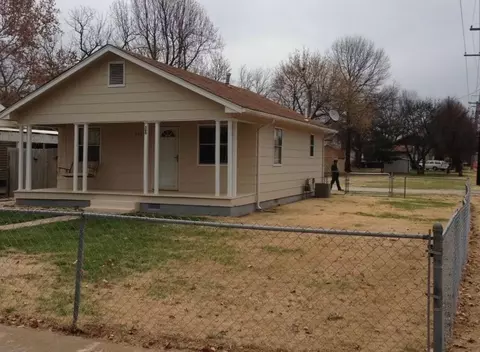 560 S Warren Ave, Springfield, MO 65806
