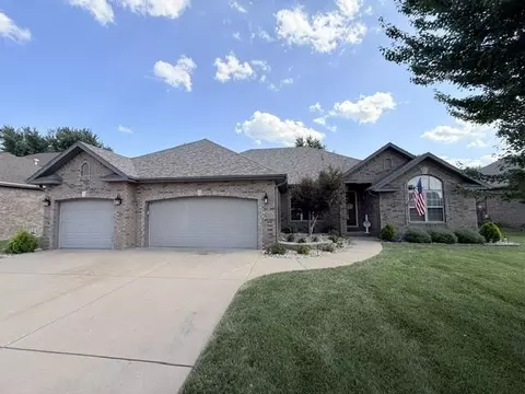 1008 W Glacier Ct, Nixa, MO 65714