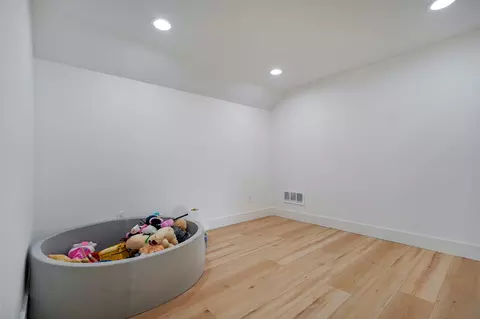 Bedroom - 10205 Webster County Line Rd, Conway, MO 65632 photo 5 of 5