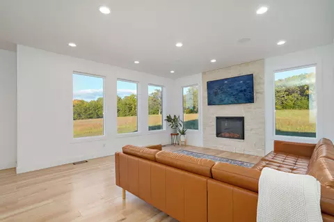 Living - 10205 Webster County Line Rd, Conway, MO 65632 photo 1 of 1