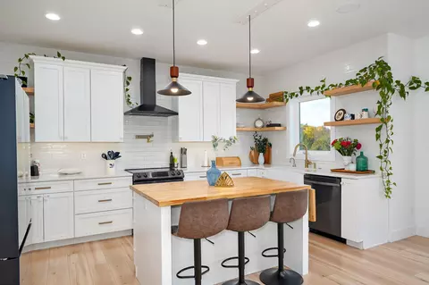 Kitchen - 10205 Webster County Line Rd, Conway, MO 65632 photo 1 of 5