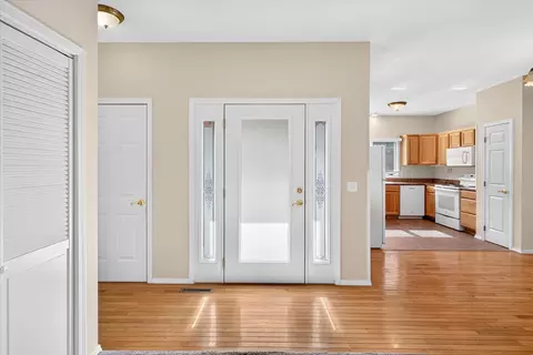 Entry Way - 1750 W Bennett St UNIT 10B, Springfield, MO 65807 photo 1 of 2