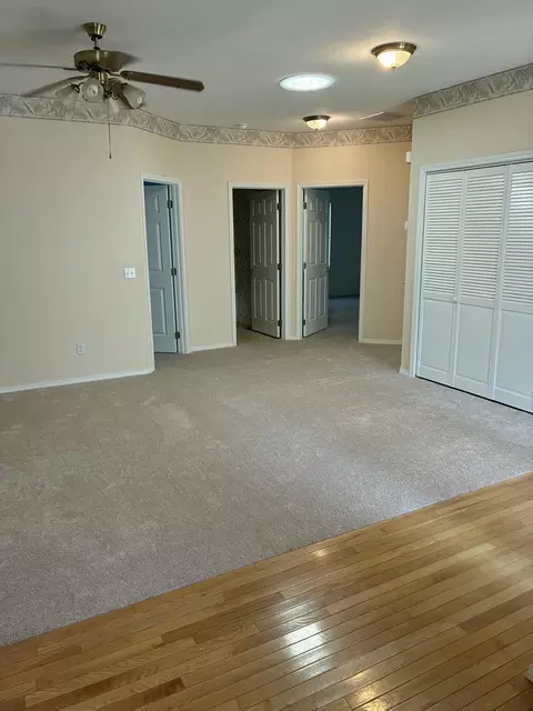 Living - 1750 W Bennett St UNIT 10B, Springfield, MO 65807 photo 6 of 8