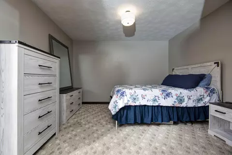 Bedroom - 1014 W Woodland Dr, Republic, MO 65738 photo 2 of 4