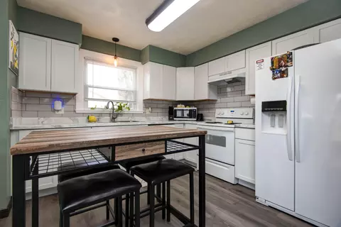 Kitchen - 1014 W Woodland Dr, Republic, MO 65738 photo 1 of 5