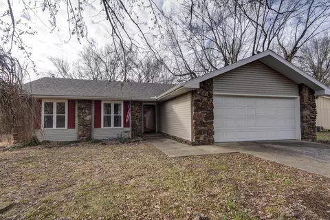 Exterior - 1014 W Woodland Dr, Republic, MO 65738 photo 6 of 6