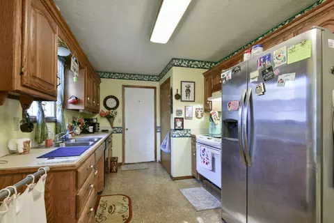 Kitchen - 3602 S Linden Ave, Springfield, MO 65804 photo 2 of 3