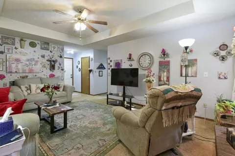 Living - 3602 S Linden Ave, Springfield, MO 65804 photo 2 of 3