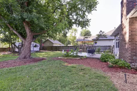 Exterior - 3602 S Linden Ave, Springfield, MO 65804 photo 3 of 9