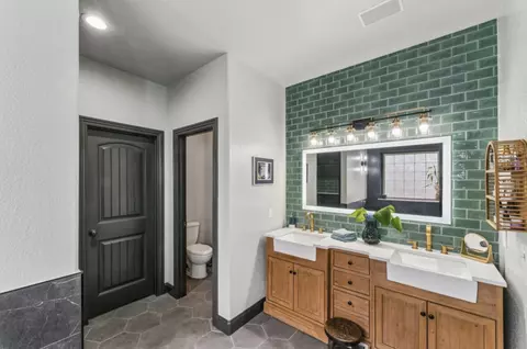 Bath - 653 Greer Ave, Nixa, MO 65714 photo 3 of 5