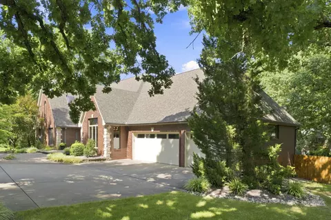 Exterior - 5151 S Aleshire Ct, Springfield, MO 65804 photo 4 of 15
