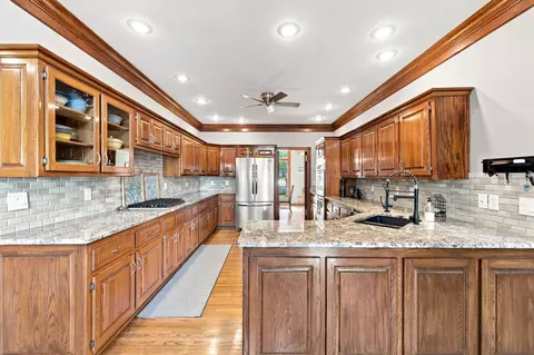 Kitchen - 5151 S Aleshire Ct, Springfield, MO 65804 photo 1 of 6