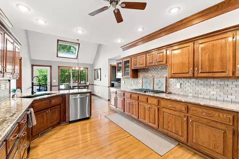 Kitchen - 5151 S Aleshire Ct, Springfield, MO 65804 photo 3 of 6