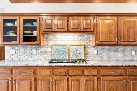 Kitchen - 5151 S Aleshire Ct, Springfield, MO 65804 photo 5 of 6