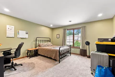 Bedroom - 5151 S Aleshire Ct, Springfield, MO 65804 photo 3 of 5