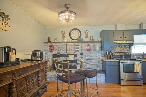 Dining - 103 E Willow St, Mansfield, MO 65704 photo 1 of 2