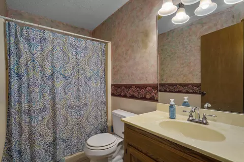 Bath - 3515 S Kings Ave, Springfield, MO 65807 photo 2 of 3