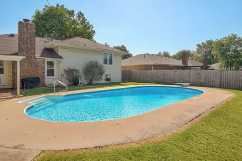 Exterior - 3515 S Kings Ave, Springfield, MO 65807 photo 7 of 11