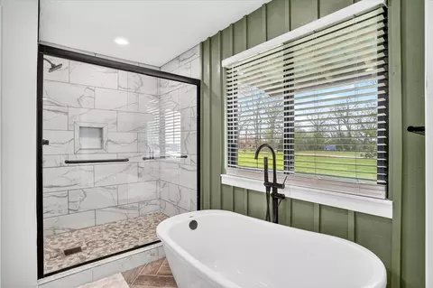 Bath - 493 Spring Creek Rd, Clever, MO 65631 photo 1 of 6