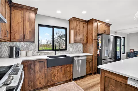 Kitchen - 493 Spring Creek Rd, Clever, MO 65631 photo 3 of 7