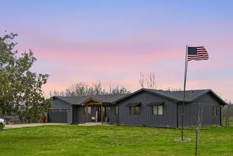 Exterior - 493 Spring Creek Rd, Clever, MO 65631 photo 2 of 14