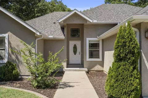 Exterior - 391 Southview Dr, Branson, MO 65616 photo 3 of 7
