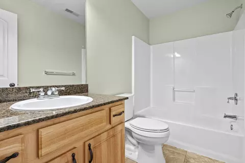 Bath - 391 Southview Dr, Branson, MO 65616 photo 5 of 5