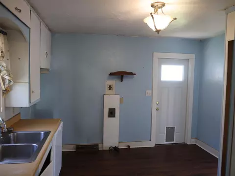Kitchen - 1020 N West Ave, Springfield, MO 65802 photo 4 of 4