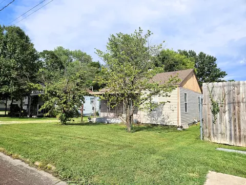 Exterior - 1020 N West Ave, Springfield, MO 65802 photo 1 of 8
