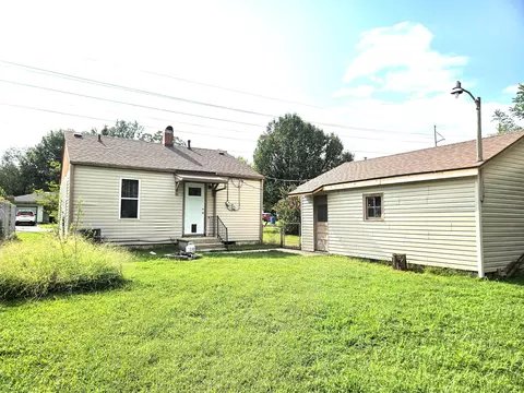 Exterior - 1020 N West Ave, Springfield, MO 65802 photo 5 of 8