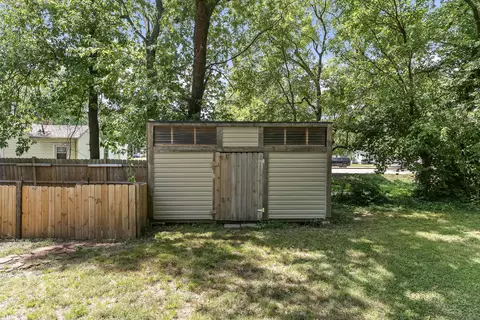 Exterior - 1525 W Webster St, Springfield, MO 65802 photo 7 of 9