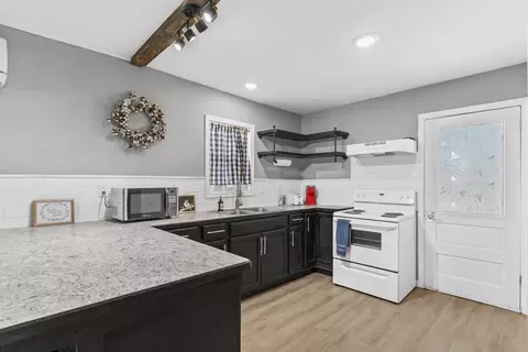 Kitchen - 1525 W Webster St, Springfield, MO 65802 photo 2 of 5