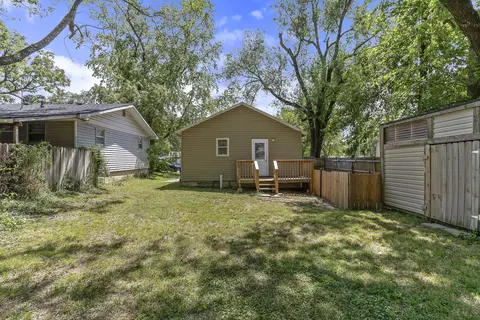 Exterior - 1525 W Webster St, Springfield, MO 65802 photo 4 of 9