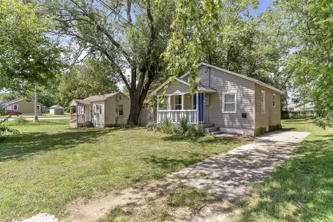 Exterior - 1525 W Webster St, Springfield, MO 65802 photo 2 of 9