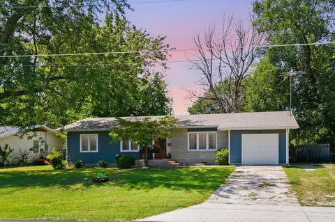 319 S West Ave, Republic, MO 65738