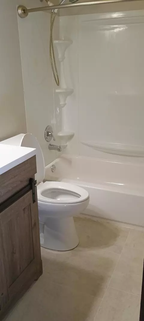 Bath - 725 W Chicago St, Springfield, MO 65803 photo 1 of 4