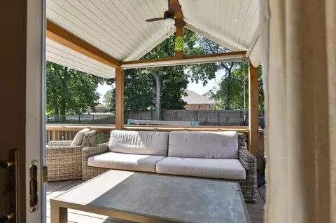 Exterior - 648 E Lakewood Pl, Springfield, MO 65810 photo 2 of 8
